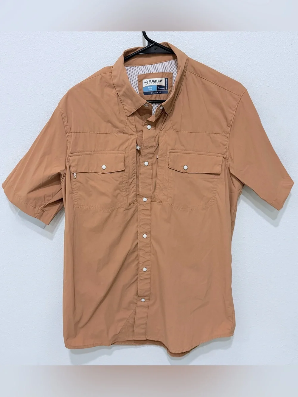 Magellan Outdoors Fish Gear Pearl Snap Shirt Men's Small Pecos River Tan Vented